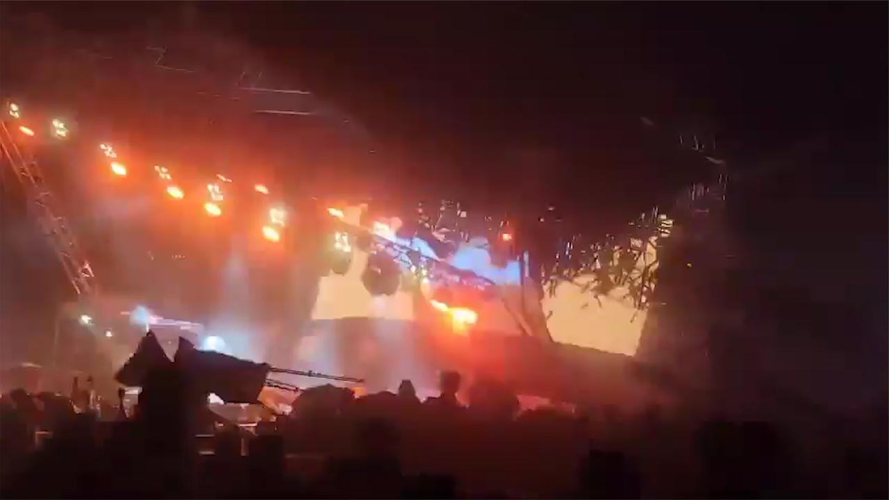 墨西哥一竞选现场舞台倒塌