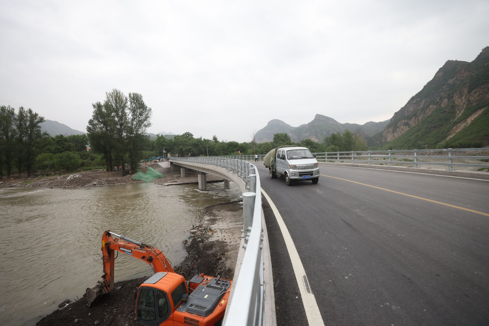 5月24日，車輛從青白口橋上駛過。新京報記者 王貴彬 攝