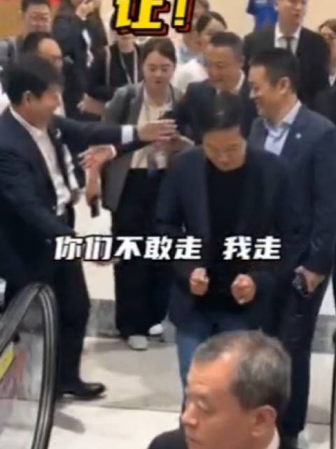 以后车展的标准流程（纯属虚构+娱乐）