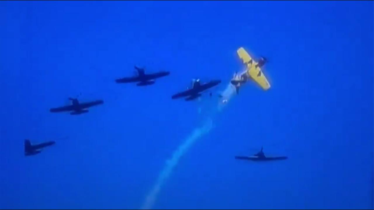 葡萄牙航展两飞机相撞