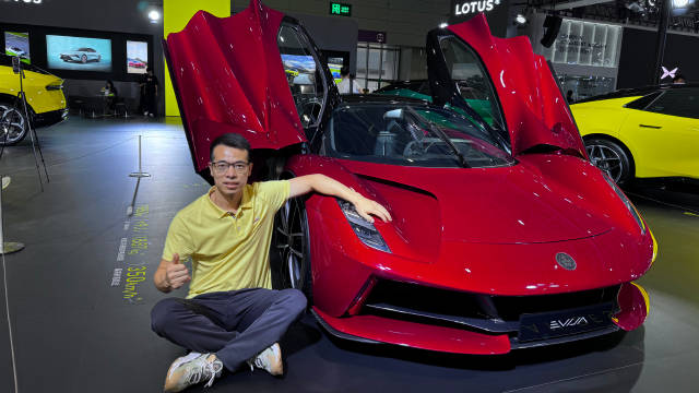 这台车售价超2000万元，四电机四驱，马力接近2000匹，也是十足的性能猛兽！