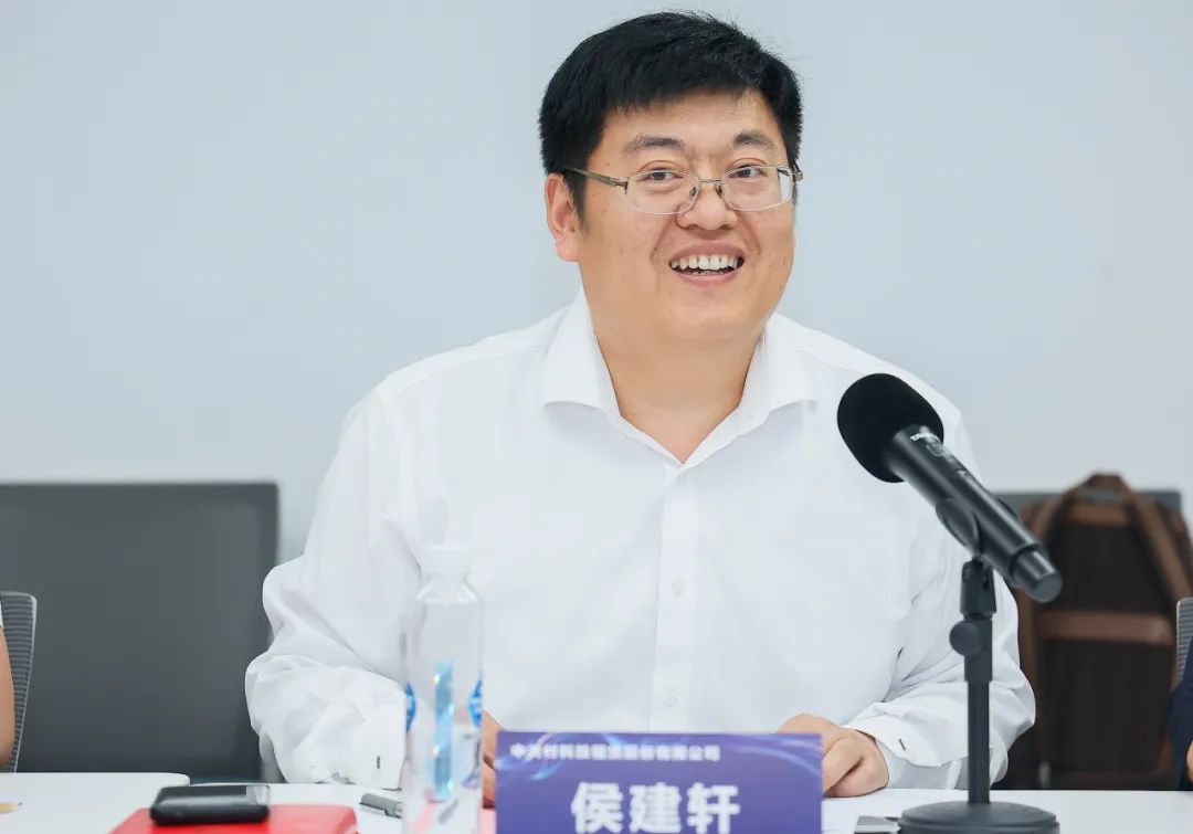 中关村科技租赁市场运营部总经理侯建轩分享了2个产业观察,认为产业拐点已至。