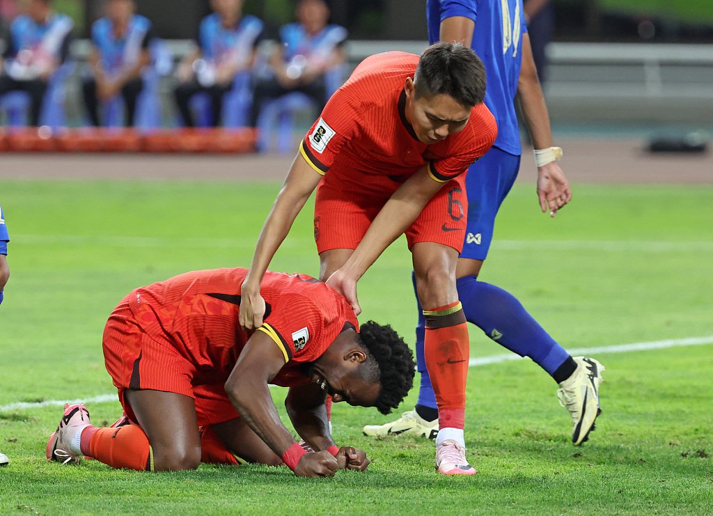 这娘们不像好人是什么梗