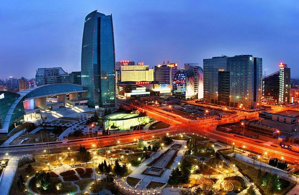 2011年拍摄的中关村广场夜景。新华社发