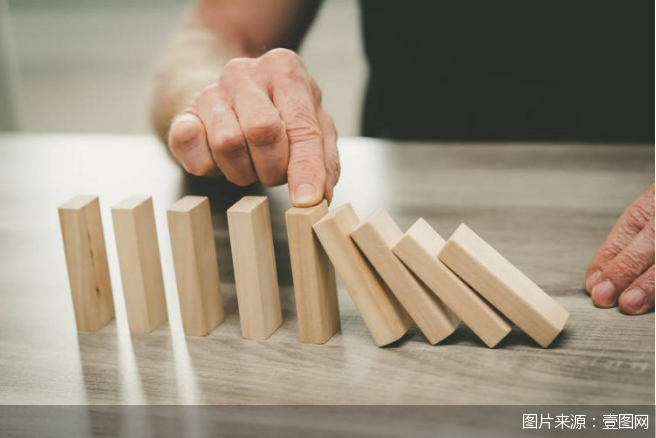 舆论旋涡中的重庆农商行