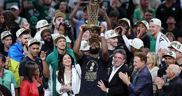 凯尔特人强势领跑NBA东部联盟 球队攻防两端表现均衡稳居榜首位置