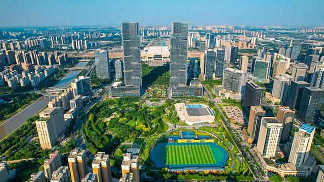 郑东新区足球场免费吗,郑东新区足球场免费吗现在