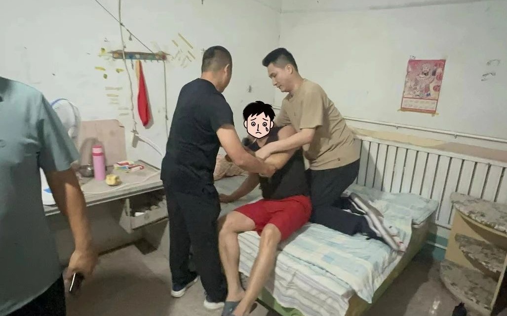 專案組民警兵分多路,在北京、山東、陝西神木等地將8名嫌疑人成功抓獲。圖源:鄂爾多斯警方