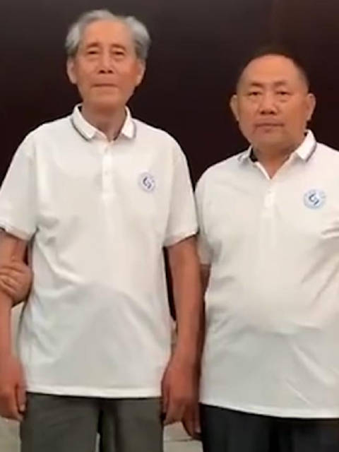 一家三代7口同一所大学毕业