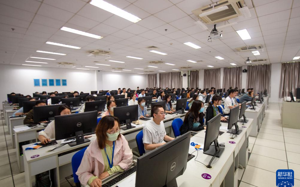 “高考成绩被屏蔽”冲上热搜 ，也是在炒作高分生