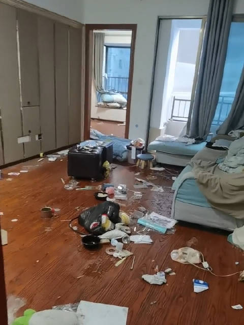 房东上门催租发现家被卖空