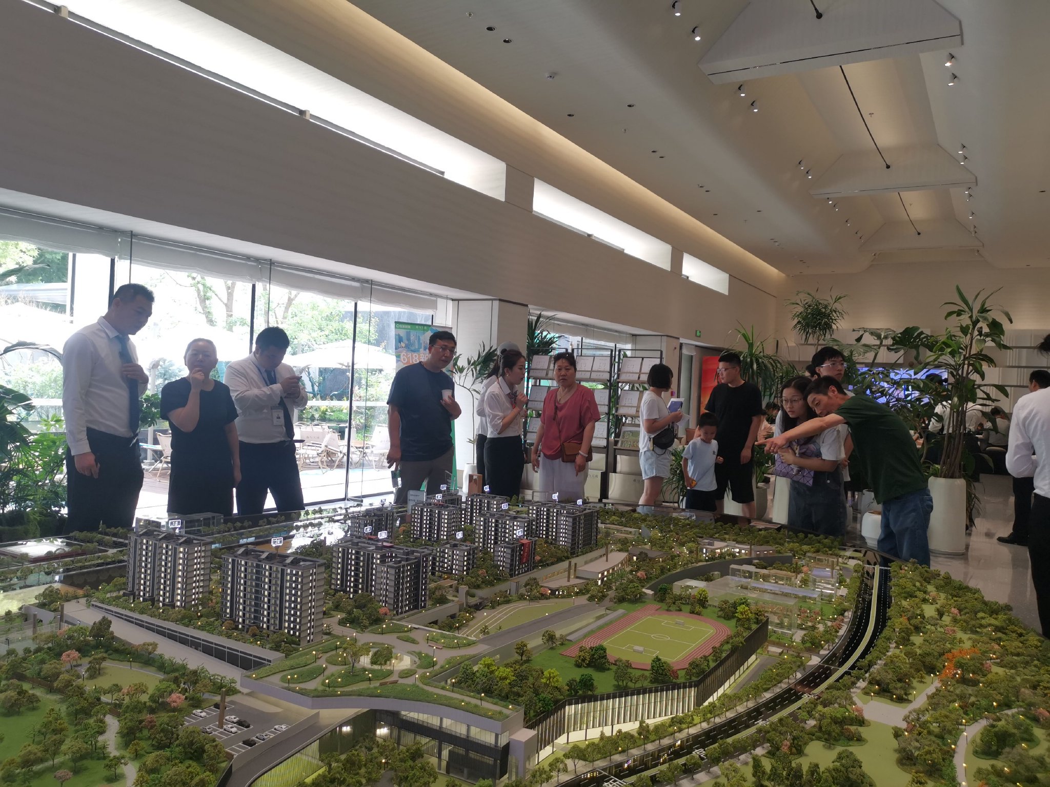 北京新政后首个周末:购房者出动,看房量显著提升|看房|新政|北京市_新浪新闻