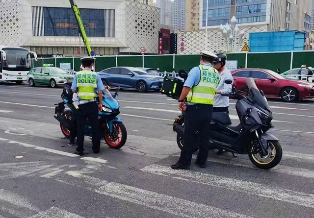 附近哪里有交警查摩托车 199d-ec659adb9b74361228b7151d5c1fc965.jpg