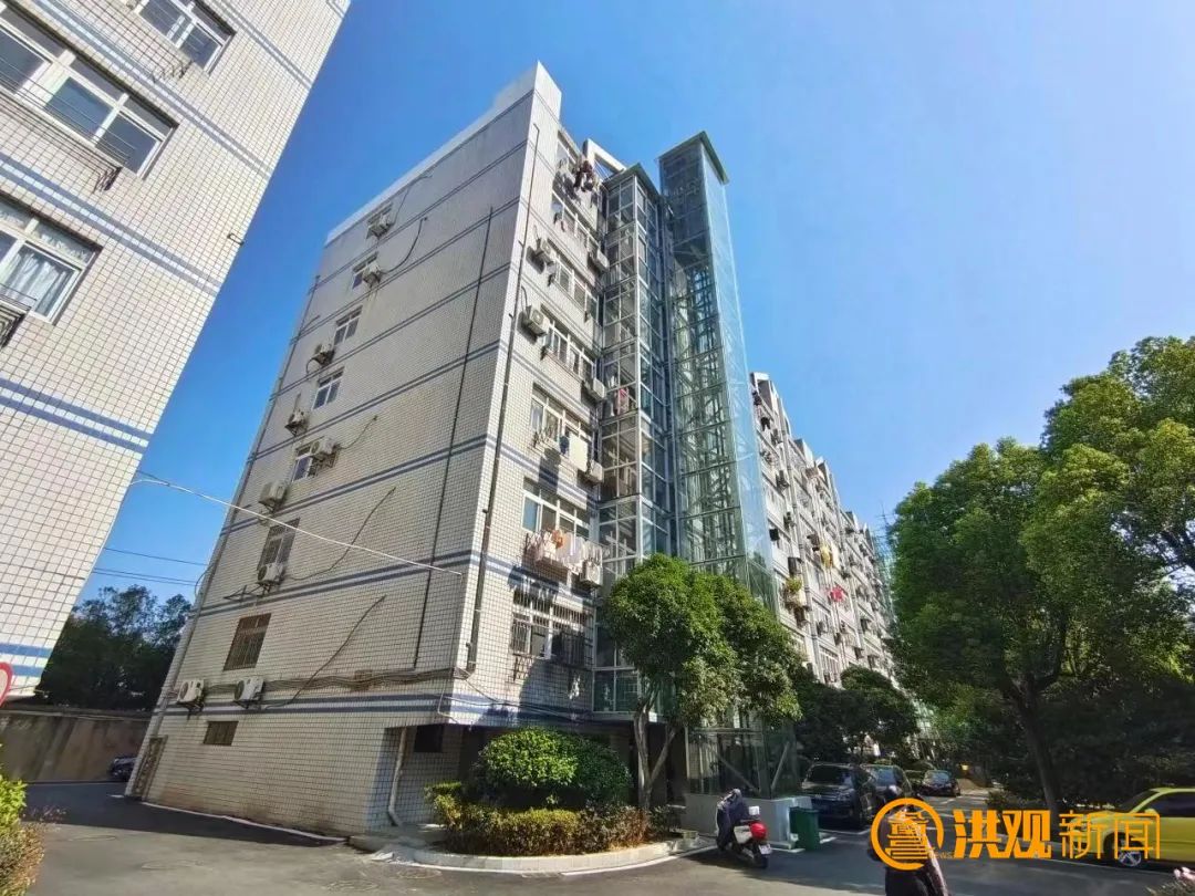 东湖区建行住宅区安装好的电梯