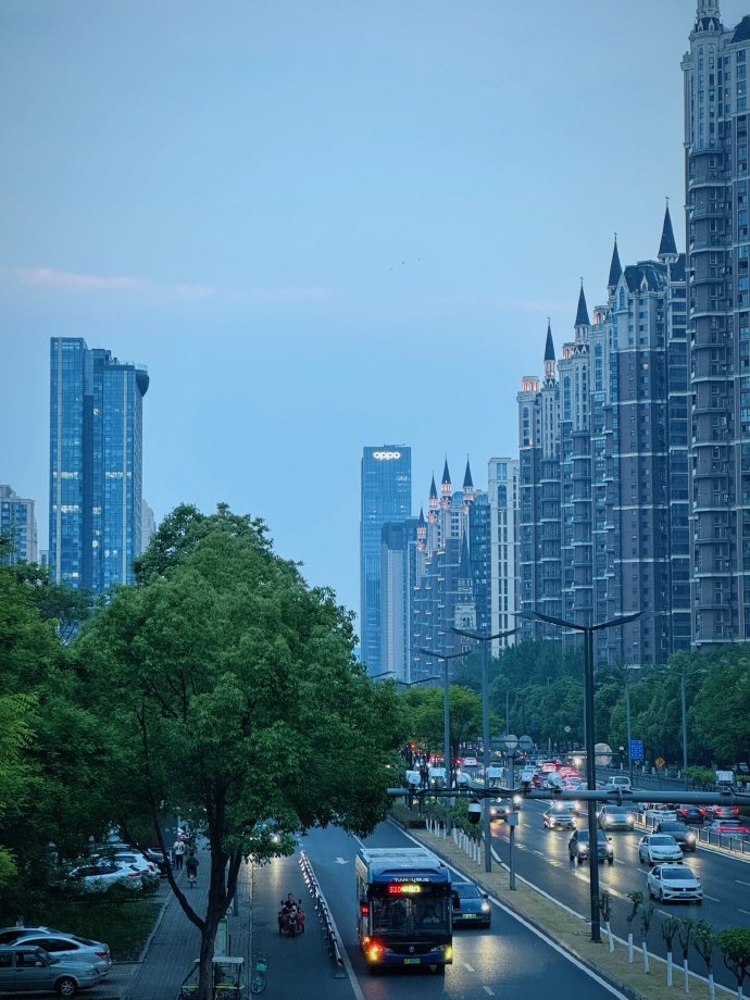 汽车第一城为什么是成都？