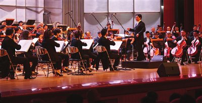 交响曲红旗颂作者 79bf-e04a1ea6e96cdbd5df751f94732a3758.jpg