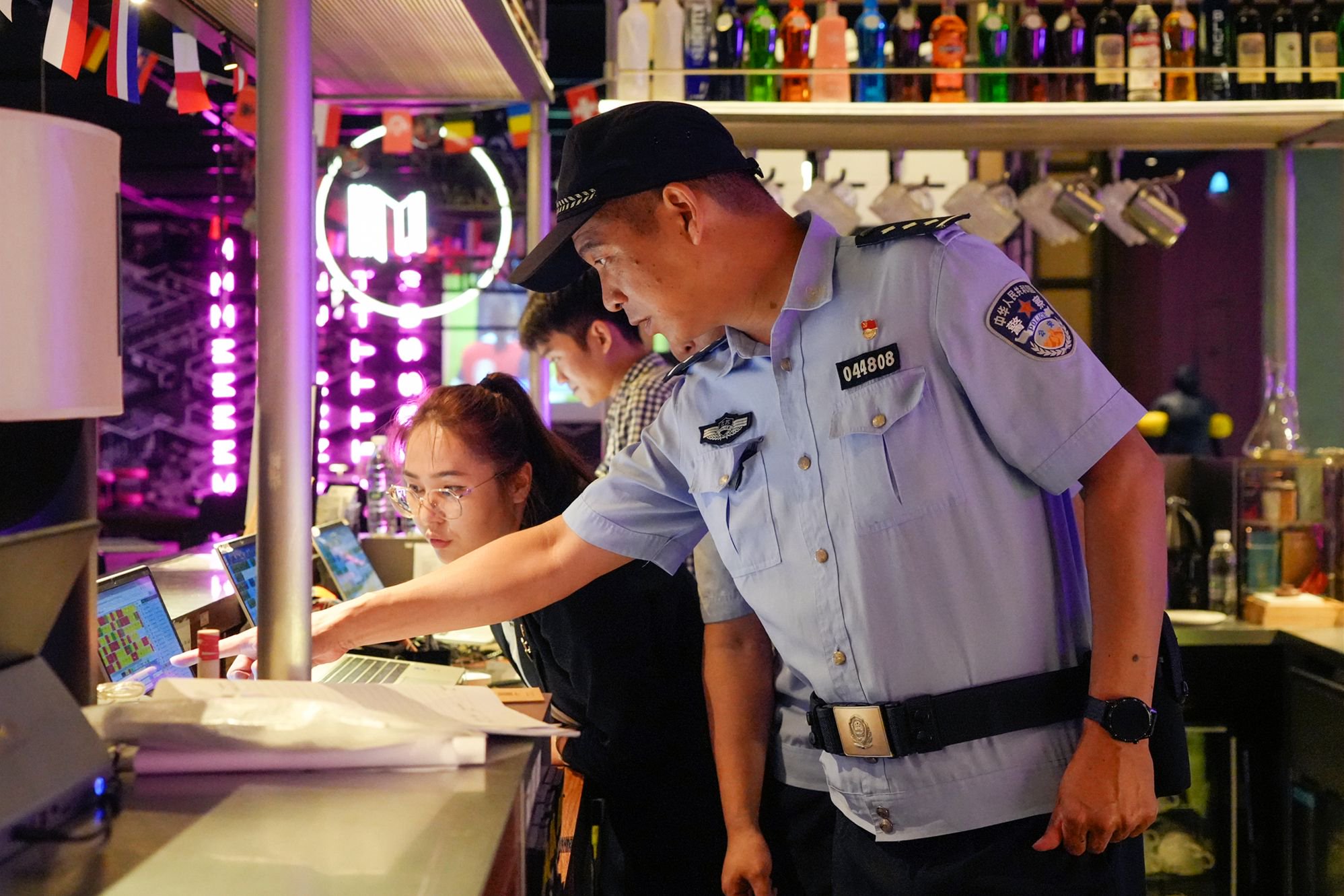 執勤中的蘇州民警。 受訪者供圖
