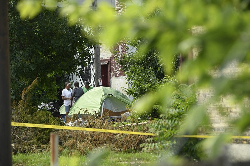 △死者住在事發地附近一處帳篷社區