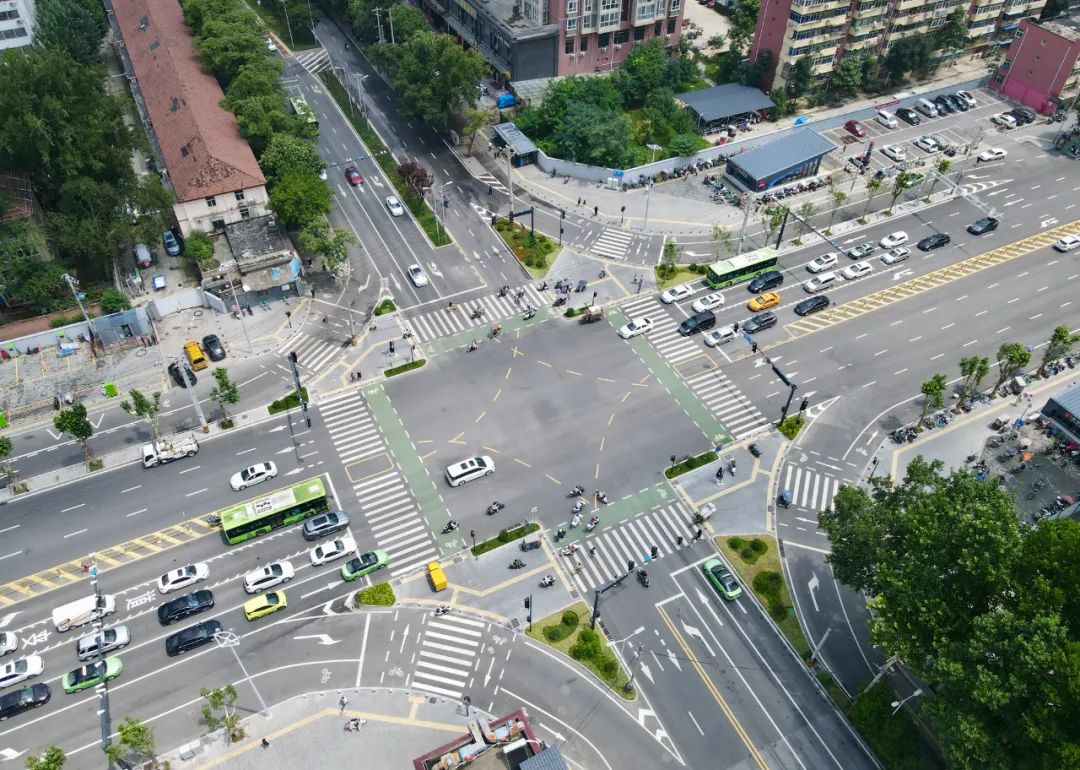 改造后的咸宁路-公园南路十字