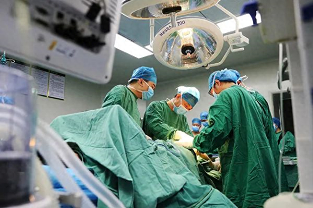 鄂尔多斯医生被捅 ac3c-c9a1df44c5949a2e7e8f6f36ae66c8f0.png