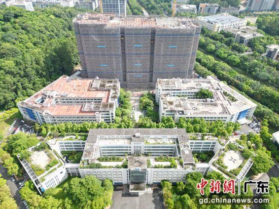 海格天枢科研及产业化中心项目封顶。吴祥旭 摄