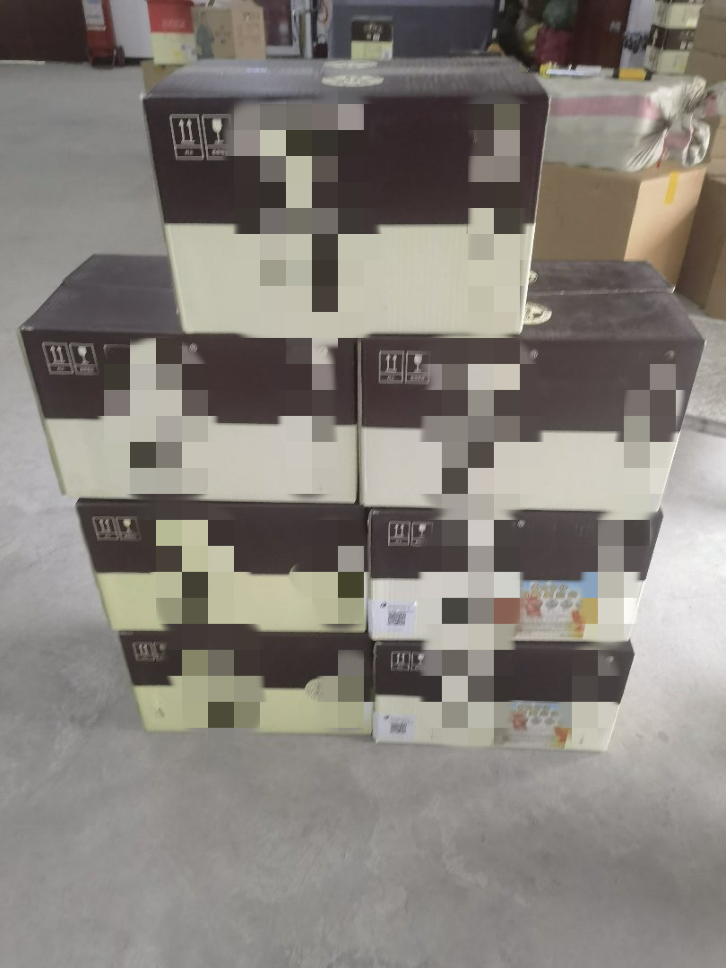 警方查獲的假冒某品牌的白酒。 圖源:通州公安分局