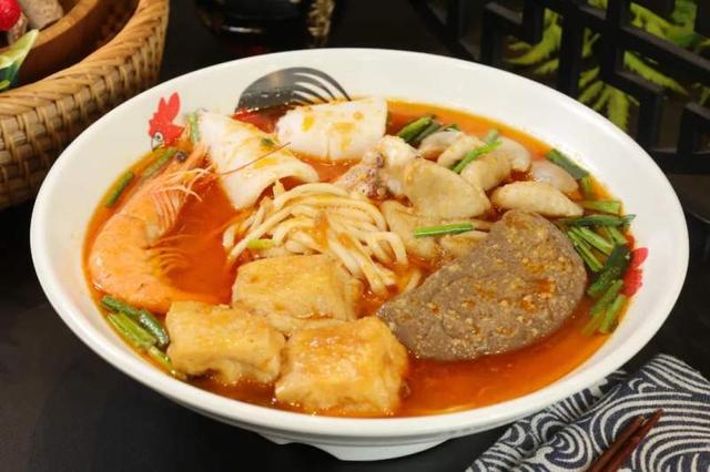 街头老店里的沙茶面。(林佳强供图)
