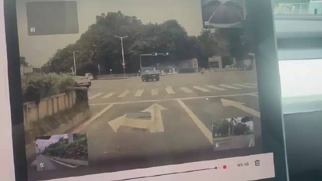 左转视频车被右转的白色MEGA撞，再撞保时捷帕梅，帕梅真是无妄之灾啊！