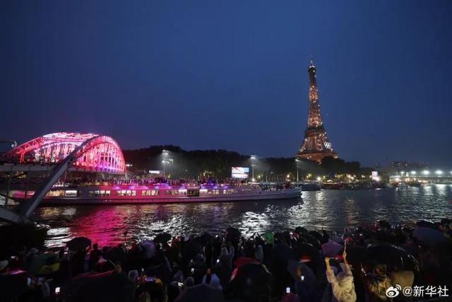  巴黎奥运会火炬传递正式启动 首站希腊古奥林匹亚遗址点燃圣火引全球关注