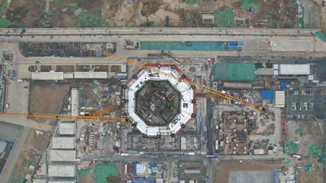 3月27日拍摄的中国中化大厦建设现场(无人机照片)。当日,中国中化大厦实现核心筒主体结构封顶。新华社记者 牟宇 摄
