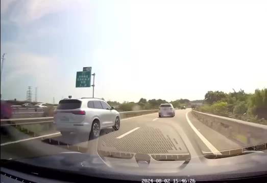 群里看到的，这底盘表现能称得上那四个字吗？