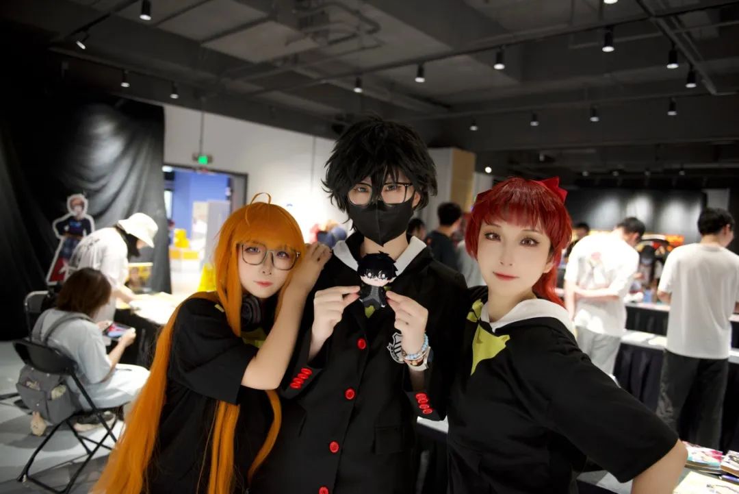 要论复古时尚,还得看《女神异闻录》的游戏与玩家