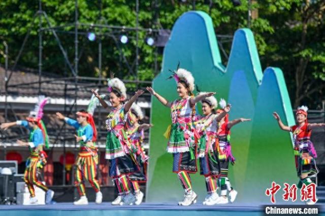 少数民族有哪些特色的节目 bacb-ab1af80f3c775c0dc0203acd70f7a1e9.jpg