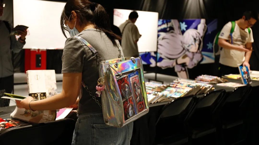 要论复古时尚,还得看《女神异闻录》的游戏与玩家