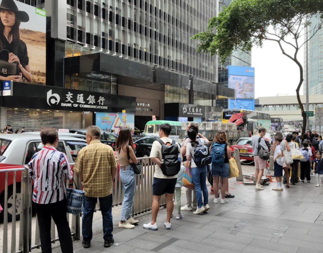 又忙又穷的年轻人,已经没心情排队了