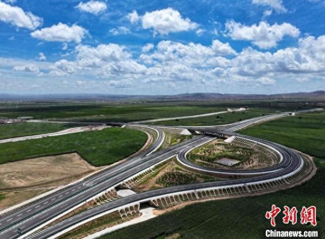 银昆高速太彭段。 (宁夏交通运输厅 供图)