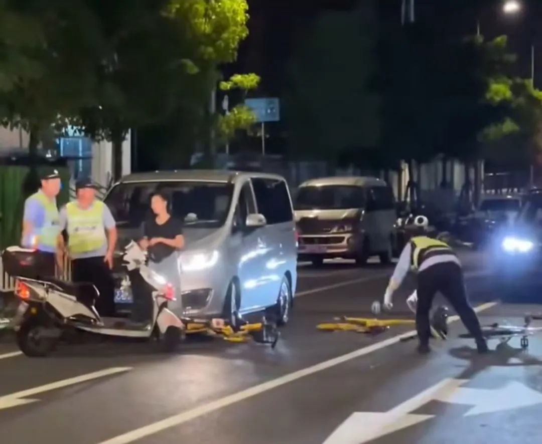 网传视频截图
