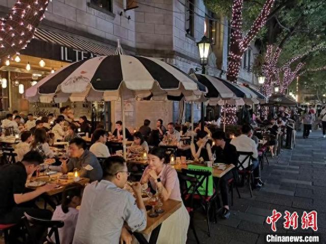 上海新天地。 范宇斌 摄