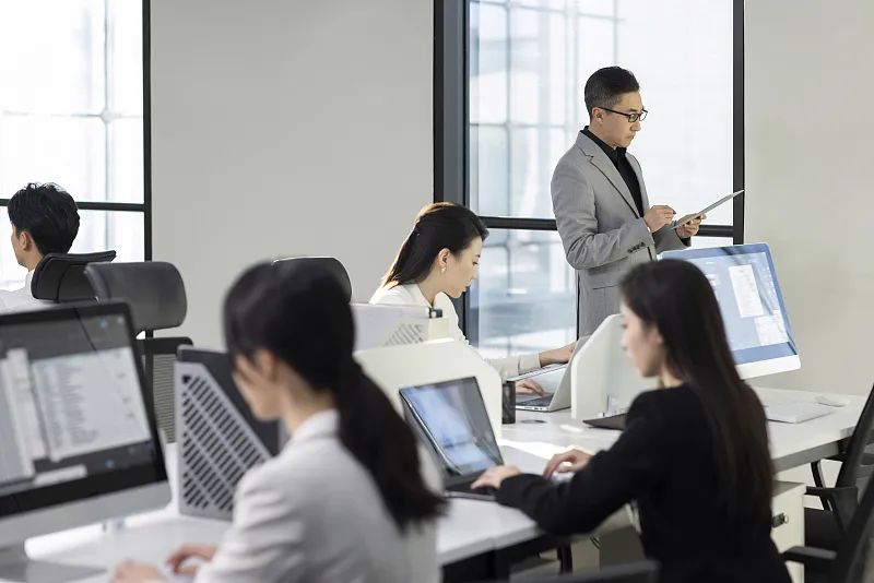 离开大厂去国企,他们过上想要的生活了吗?