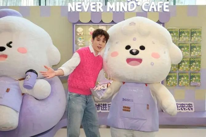 「李佳琦们」披荆斩棘,要抢线下生意?