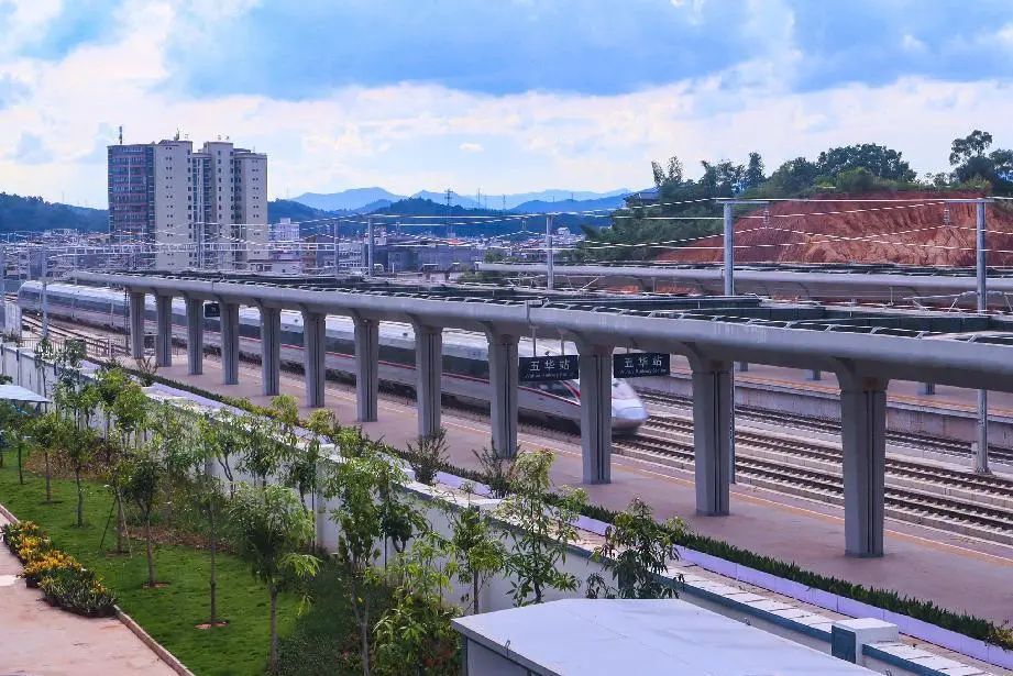 设计时速350公里！这条高铁开始试运行