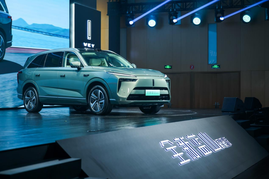 会漂移的老板,造出了「中国豪华车」