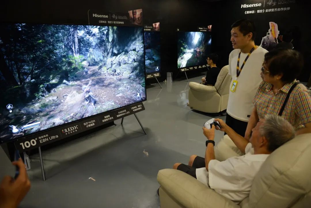 在100吋黑神话定制电视上带薪玩《黑神话》,到底有多爽?