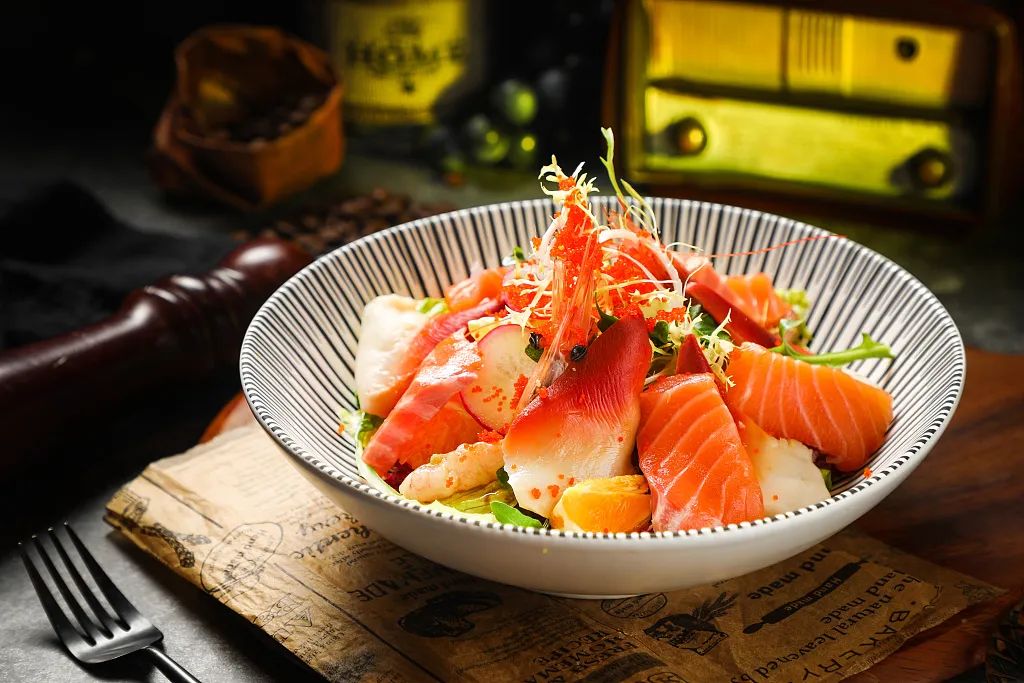 大批日料店艰难求生：撑过了核污水风波，熬不过消费降级