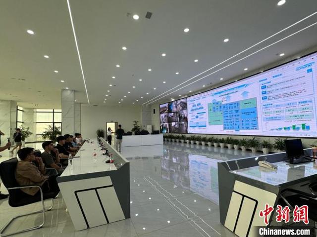 图为智慧管理中心的智慧大屏。 戴文昌 摄