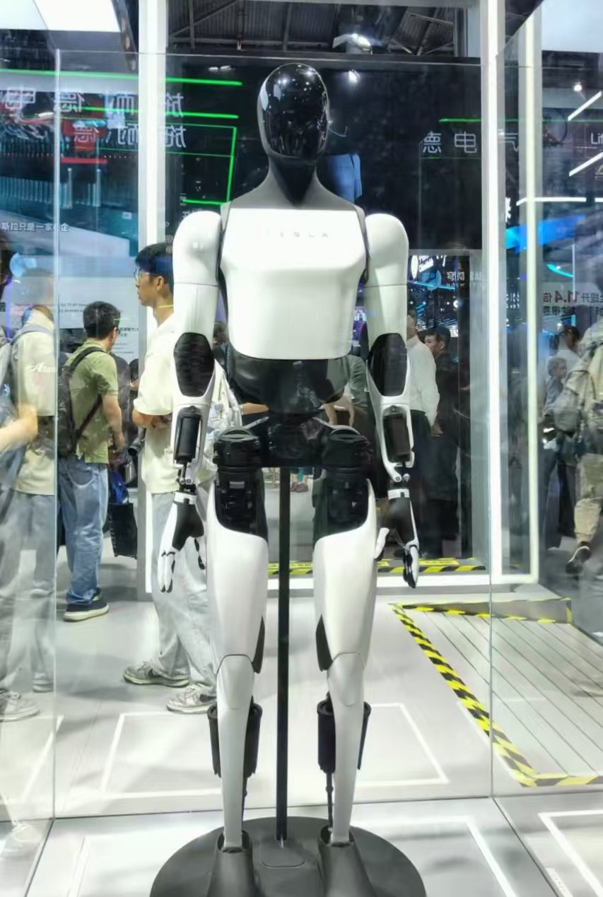 人形机器人“动起来了”,但距离真正的“智能”还有多远?