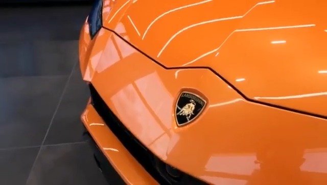 实拍兰博基尼Urus，喜欢这个颜色吗！