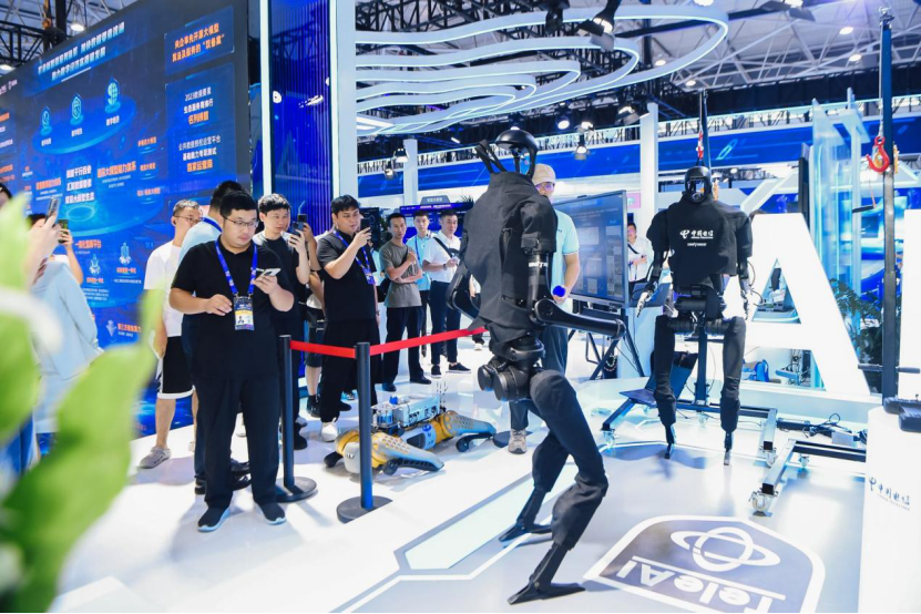 AI、量子、低空……中国电信尖端科技元素齐聚2024数博会