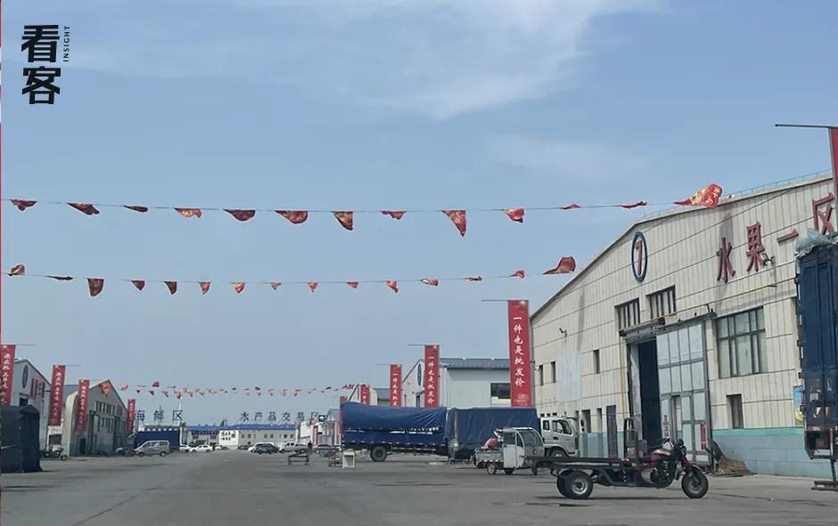 县城的低配山姆：没有中产，只有中年