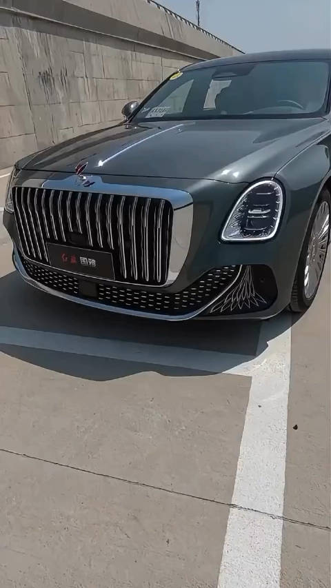 红旗国雅，这气场比宾利一点都不差